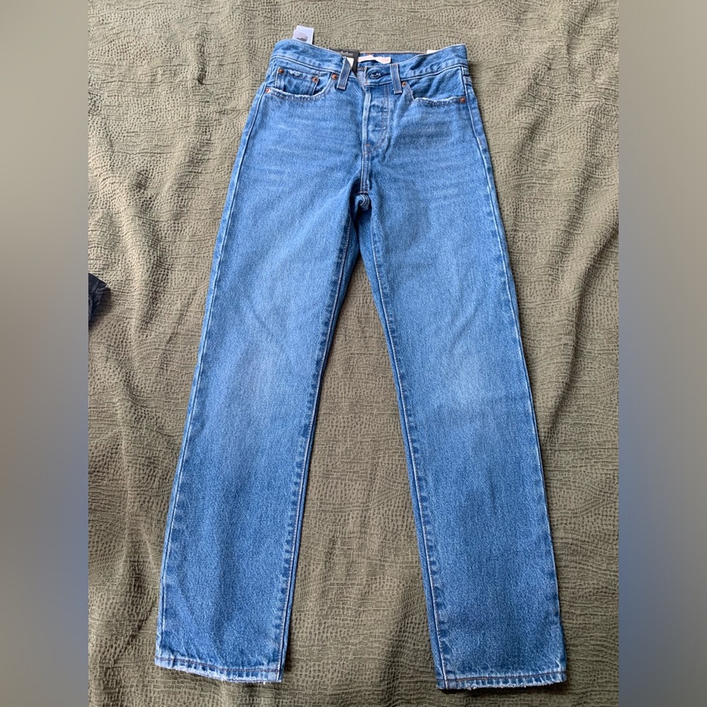 Levi’s wedgie straight jean tags still on!